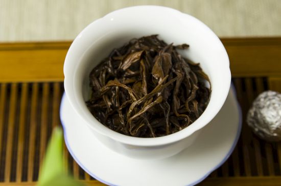 干吃茶葉致癌嗎，長(zhǎng)期吃干茶葉的危害