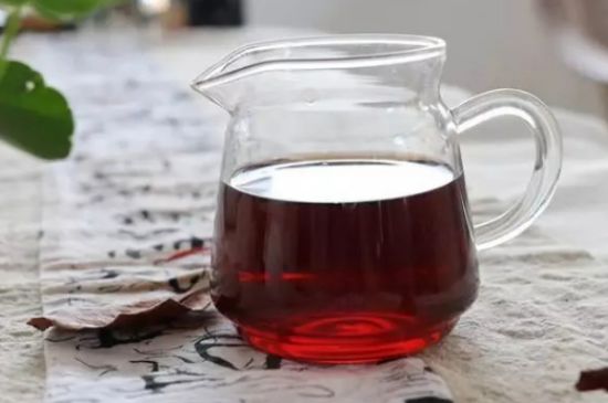 黑茶調(diào)理婦科病，女人喝黑茶好處太多了！