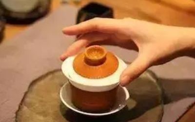 三才蓋碗的正確拿法，三才蓋碗抓碗法圖解