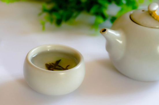 綠茶碧螺春怎么泡簡易步驟，沖泡碧螺春的十二步驟口訣