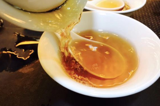 肉桂可以用紫砂壺沖泡嗎，紫砂壺能泡武夷巖茶肉桂用嗎？