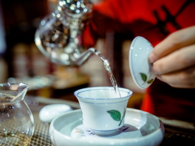 千萬別做兼職茶藝師，女人學(xué)茶藝好嗎？