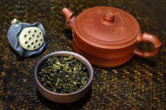 泡大紅袍、肉桂和水仙可以用一個紫砂壺嗎，可以摻一起沖泡么？