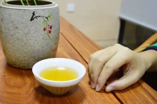 女人喝茶要行扣茶禮嗎，叩茶禮女士能用嗎？