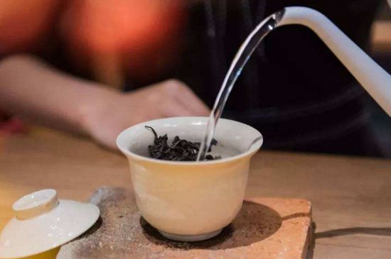 牛欄坑肉桂需不需要洗茶，武夷巖茶肉桂需要洗茶嗎？