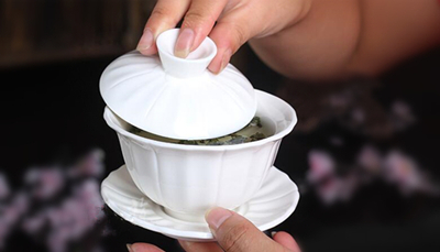 三才蓋碗的正確拿法，三才蓋碗抓碗法圖解