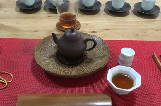 肉桂可以用紫砂壺沖泡嗎，紫砂壺能泡武夷巖茶肉桂用嗎？