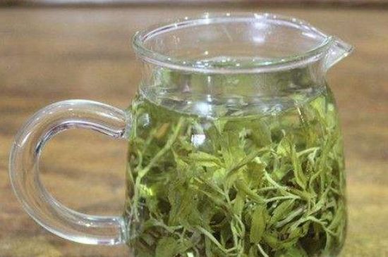 怎樣辨別莓茶發(fā)霉了，莓茶發(fā)霉和白霜的區(qū)別