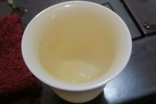 春茶上市白茶的好壞怎么區(qū)分，春白茶怎么分辨好不好？