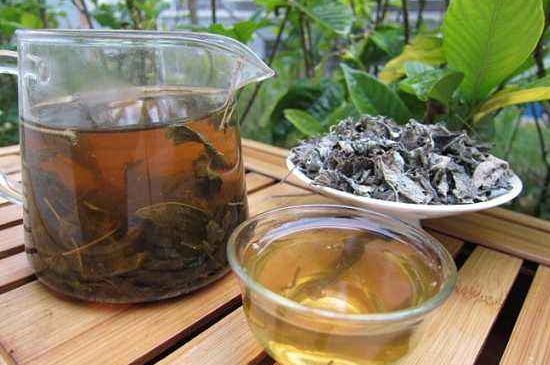 怎樣辨別莓茶發(fā)霉了，莓茶發(fā)霉和白霜的區(qū)別