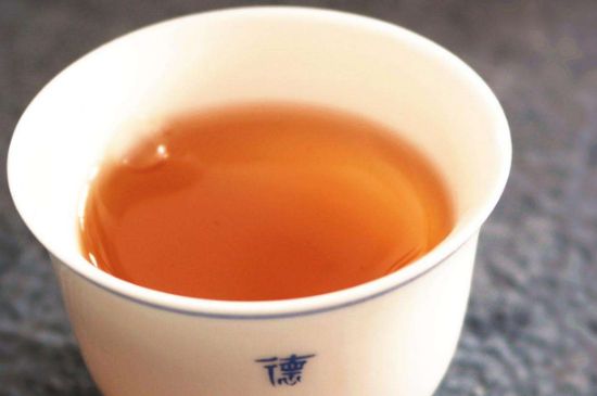 老茶和新茶哪個好，老茶好喝還是新茶好喝