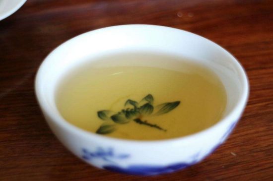 茉莉香精茶的鑒別方法，茉莉茶加香精怎樣識別？