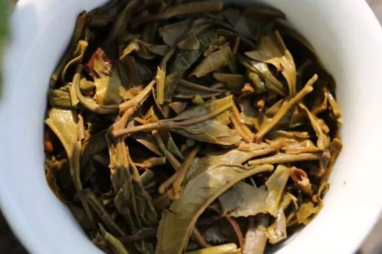 什么茶葉容易放香精，香精茶有什么危害？