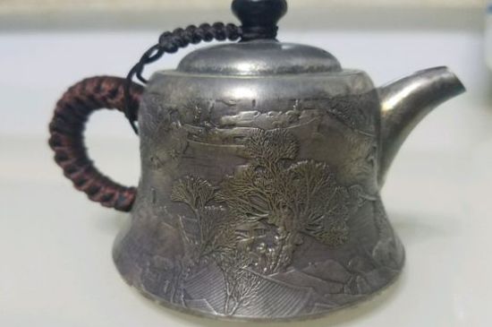銀壺泡茶后為什么會(huì)變黑，銀壺內(nèi)膽發(fā)黑怎么辦