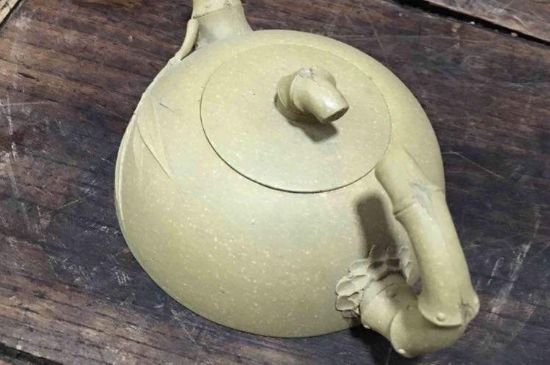 本山綠泥紫砂壺小黑點(diǎn)多嗎，真正本山綠泥會(huì)吐黑嗎？