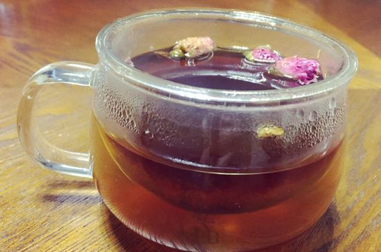 喝玫瑰花茶能祛斑嗎，玫瑰花茶有祛斑的功效嗎？