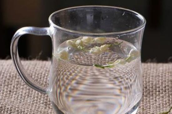 茉莉泡水禁忌，茉莉干花泡水的功效與禁忌