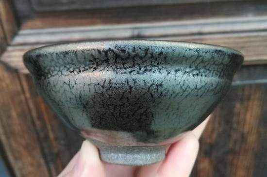 怎么鑒別建盞化學釉，真假建盞的對比與辨別