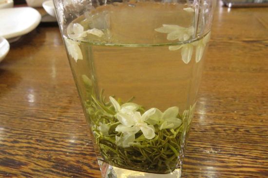 茉莉龍珠可以和什么一起泡茶，茉莉龍珠茶能加蜂蜜嗎？