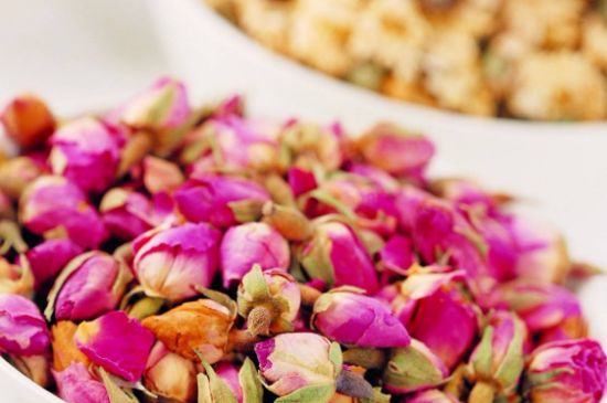 玫瑰花的最佳搭配，喝玫瑰花茶搭配什么喝好？