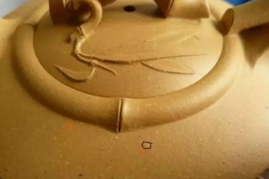 本山綠泥紫砂壺小黑點(diǎn)多嗎，真正本山綠泥會(huì)吐黑嗎？