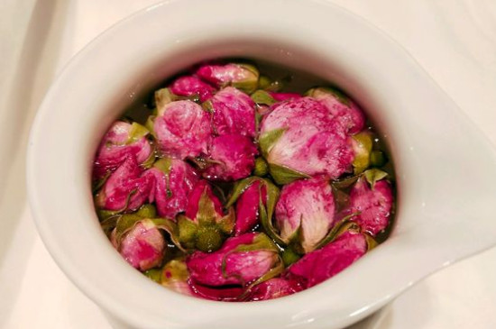 玫瑰花泡水喝的9大禁忌，喝玫瑰花茶有什么禁忌