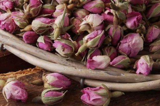 玫瑰花茶是應(yīng)該煮還是蒸，玫瑰花茶是不是煮一下效果更好？