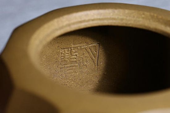 紫砂壺密密麻麻黑點(diǎn)，布滿了很多小黑點(diǎn)的紫砂好嗎