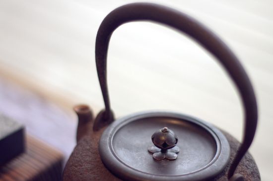 老鐵壺煮茶的害處，鐵壺為什么不能煮茶？