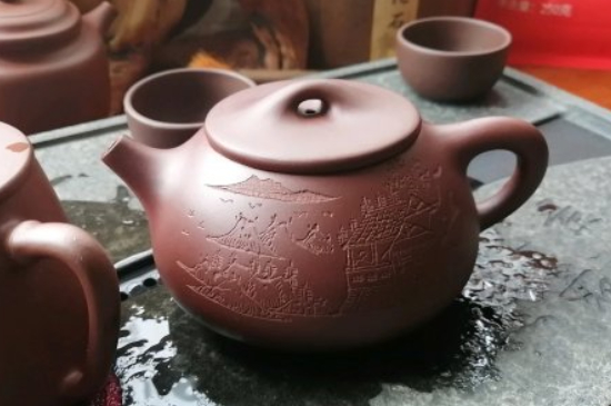 紫砂開(kāi)壺和不開(kāi)壺的區(qū)別，<a href=http://m.sdeasyshipping.com/chaju/zisha/ target=_blank class=infotextkey>紫砂壺開(kāi)壺</a>的正確方法及開(kāi)壺建議