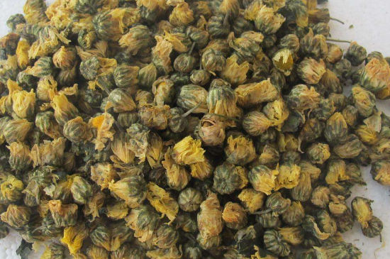 菊花茶大朵小朵有什么區(qū)別，菊花喝大朵還是小朵？