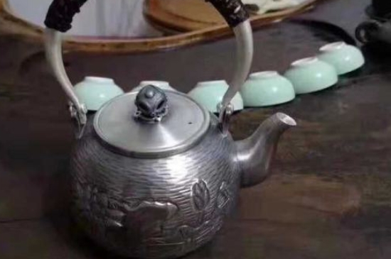 常見的七大材質(zhì)的茶具優(yōu)缺點(diǎn)，用什么材質(zhì)的茶具泡茶最好？