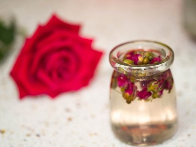 玫瑰花茶能豐胸嗎，天然豐胸花茶