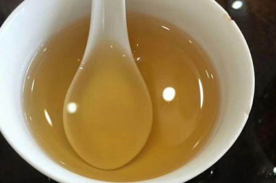 女人喝金駿眉的好處和壞處，女性喝金駿眉可減肥養(yǎng)顏