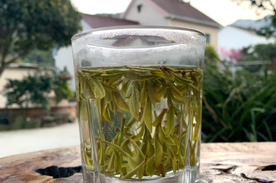 西湖龍井茶頭采和二采區(qū)別，明前龍井一采和二采什么味道？