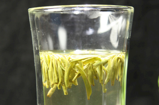 竹葉青茶泡不立起來(lái)怎么回事，竹葉青茶怎么泡立起來(lái)