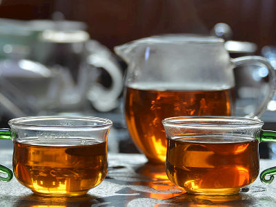 紅茶和綠茶的區(qū)別，常喝紅茶好還是綠茶好？