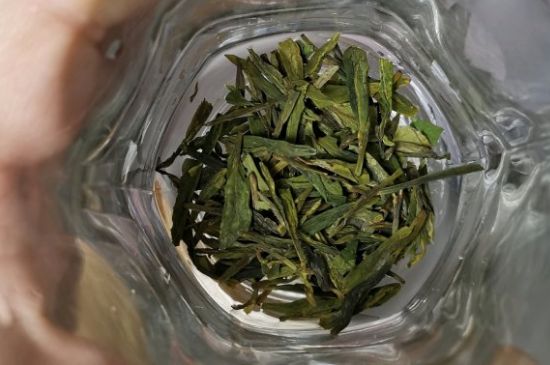 龍井茶放二年了能喝嗎，過期龍井茶的妙用！