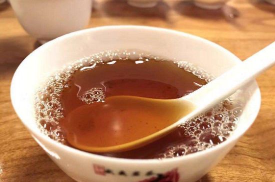 肉桂茶和大紅袍哪個(gè)貴，武夷山肉桂與大紅袍的價(jià)格比較