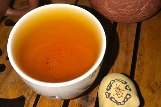 正山小種適合女人喝嗎，女人經(jīng)常喝正山小種茶好嗎