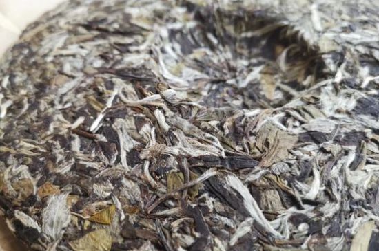 7年壽眉和2年白牡丹哪個(gè)好，老白茶壽眉與白牡丹的口感區(qū)別