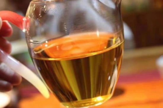 女人晚上喝紅茶好嗎，女人紅茶啥時(shí)候喝最好？