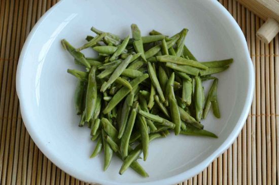 雀舌和竹葉青的區(qū)別，雀舌對比竹葉青圖片