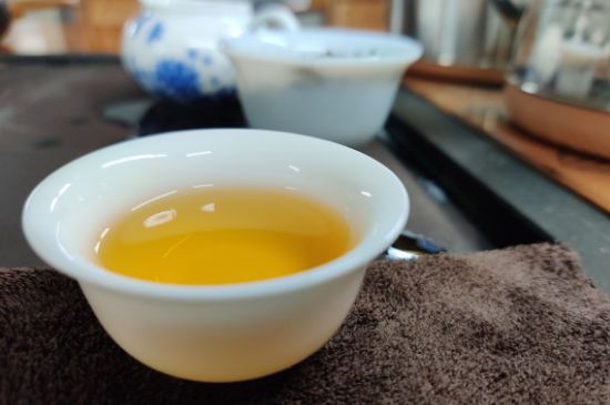 蜜蘭香好還是鴨屎香好，鳳凰單叢茶蜜蘭香和鴨屎香特點(diǎn)有哪些？