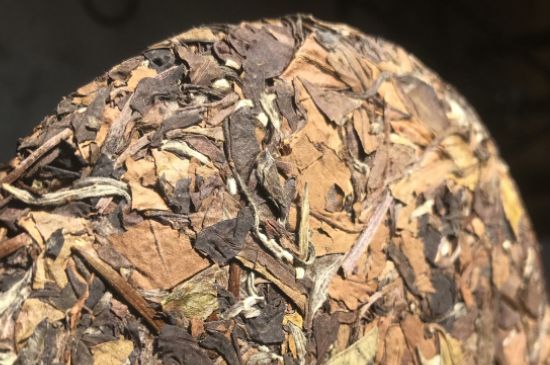 7年壽眉和2年白牡丹哪個(gè)好，老白茶壽眉與白牡丹的口感區(qū)別