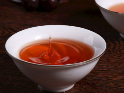 紅茶和綠茶的區(qū)別，常喝紅茶好還是綠茶好？